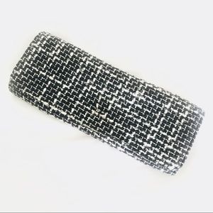 Houndstooth clutch